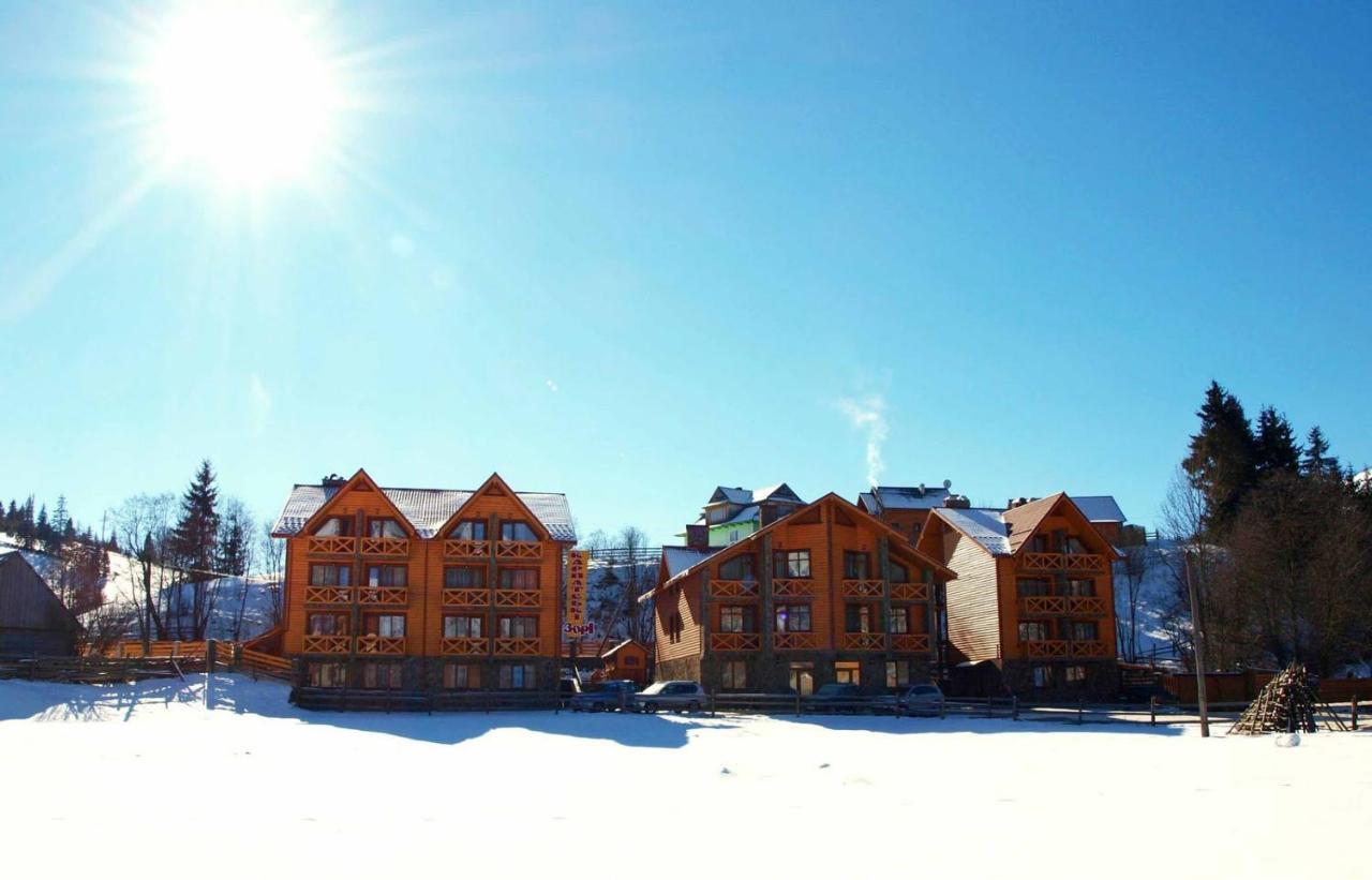 Karpatski Zori Hotel Bukowel Exterior foto